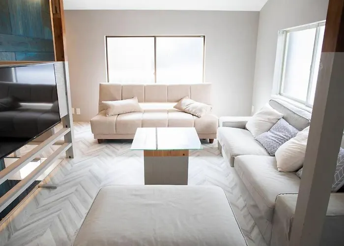 西九条 Guest House! Usjまで電車で5分!西九条駅徒歩3分!最大10人宿泊可能!デザイナーズハウス!2階建て一軒家貸切