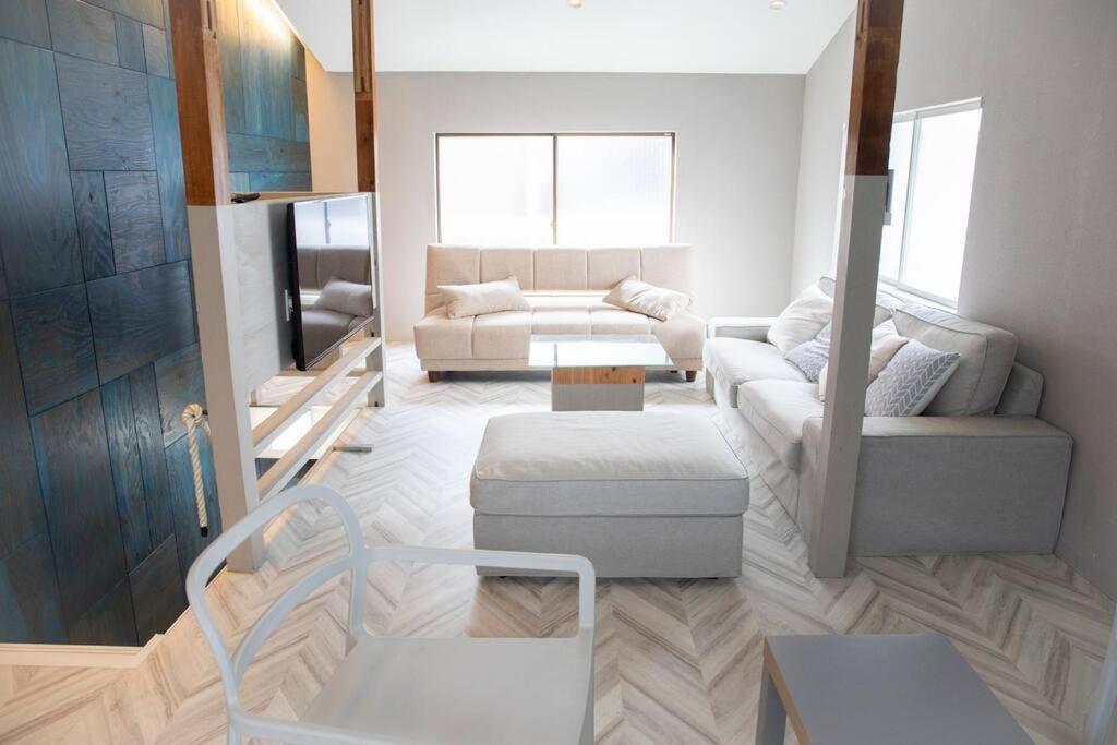 西九条 Guest House! Usjまで電車で5分!西九条駅徒歩3分!最大10人宿泊可能!デザイナーズハウス!2階建て一軒家貸切 別墅 *