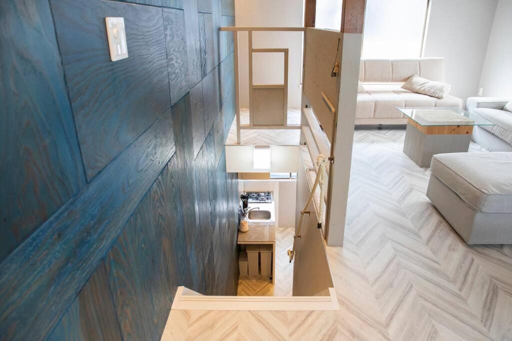 別墅 西九条 Guest House! Usjまで電車で5分!西九条駅徒歩3分!最大10人宿泊可能!デザイナーズハウス!2階建て一軒家貸切 大阪